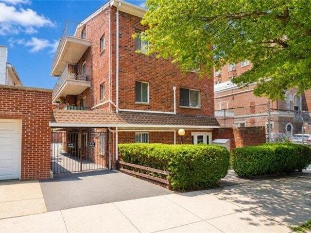 Condo for sale in Arverne, New York