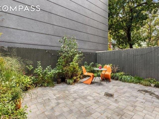 Condo for sale in Arverne, New York
