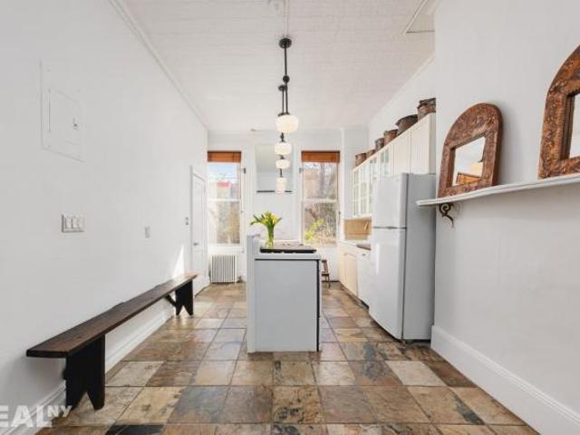 Apartment for sale in Arverne, New York