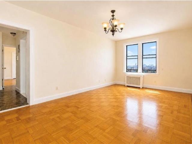 Apartment for sale in Arverne, New York