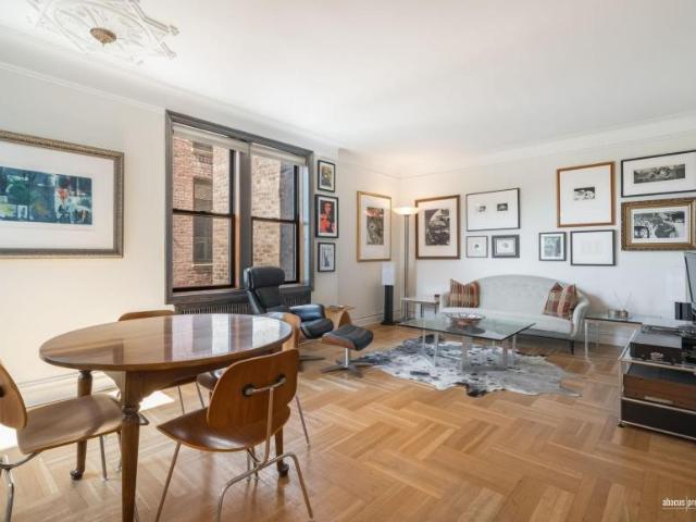 Apartment for sale in Arverne, New York