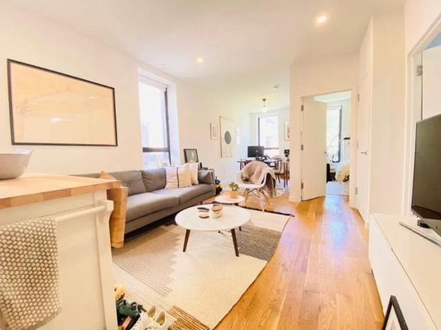 Townhouse for rent in Arverne, New York