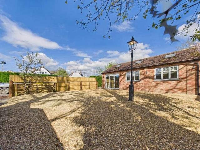 Bungalow for sale in Tadley, Priest Down