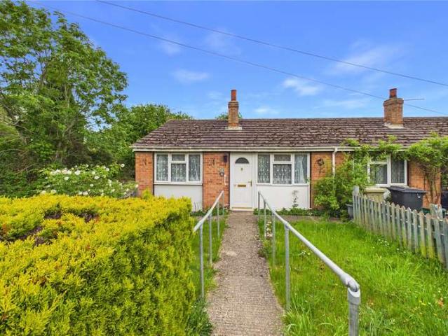 Bungalow for sale in Aldermaston Wharf, West Berkshire