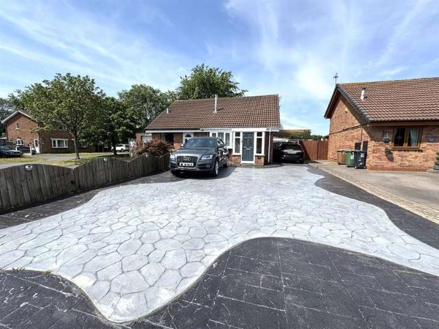 Bungalow for sale in Ashmore Lake, Willenhall