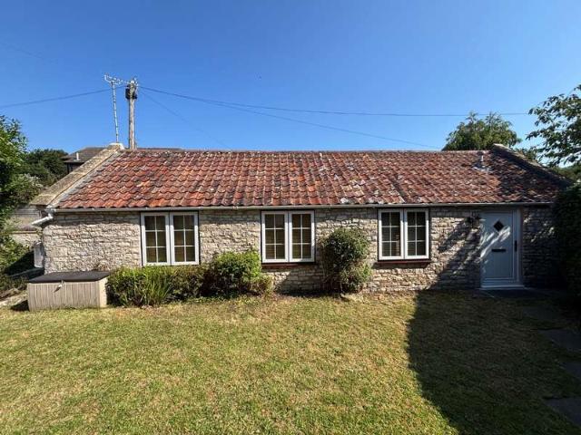 Bungalow for rent in Farmborough, Bath And North East Somerset
