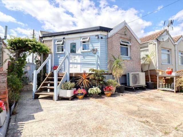 Bungalow for sale in Dale Hill, Essex
