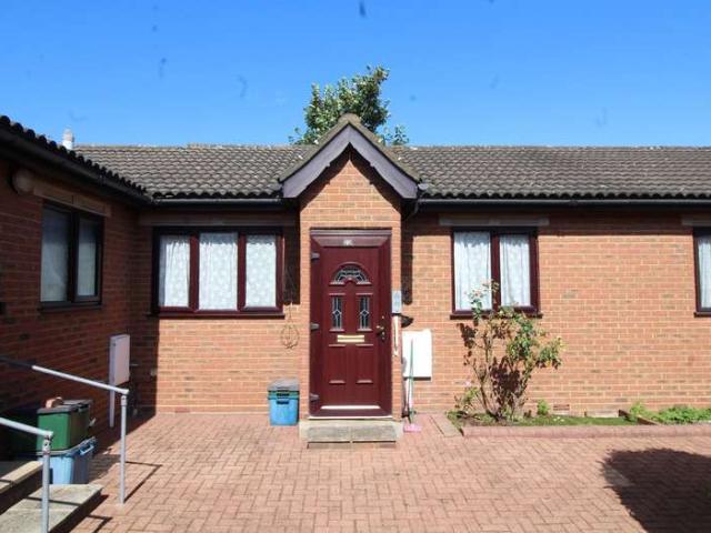 Bungalow for sale in London Borough of Croydon, Thornton Heath