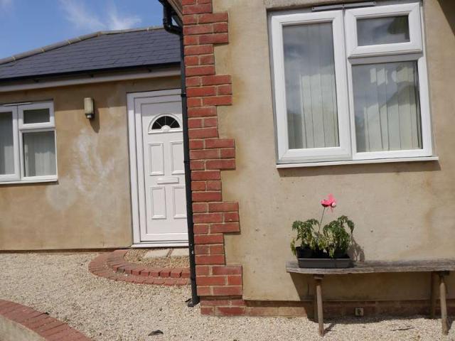 Bungalow for rent in The Slade, Oxfordshire