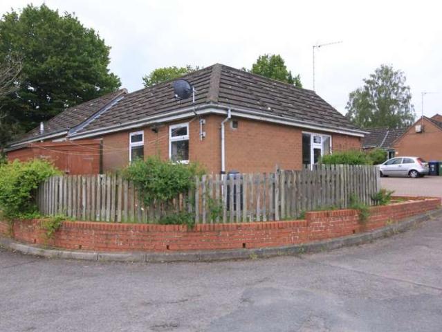 Bungalow for sale in Overslade, New Bilton