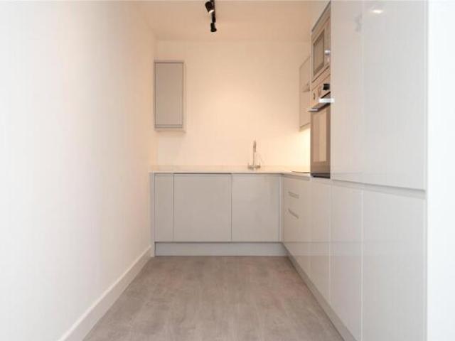 Bungalow for rent in Five Acres, Hertfordshire