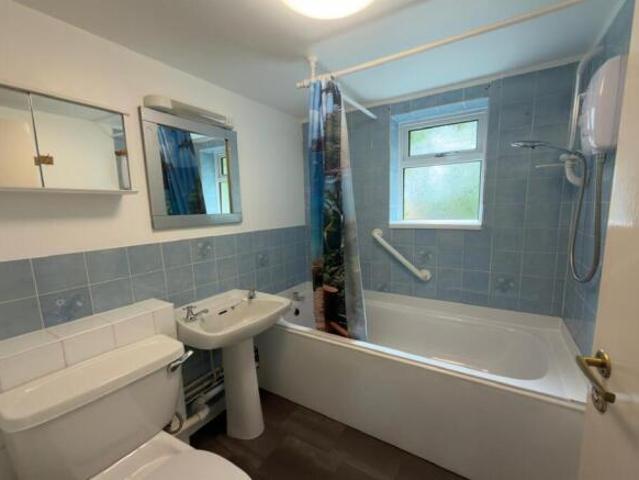 Bungalow for rent in Low Hill, Wolverhampton
