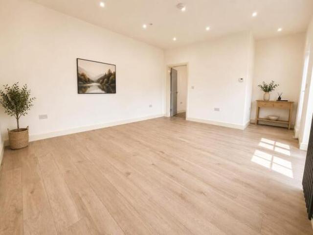 Bungalow for rent in Welling, Greater London
