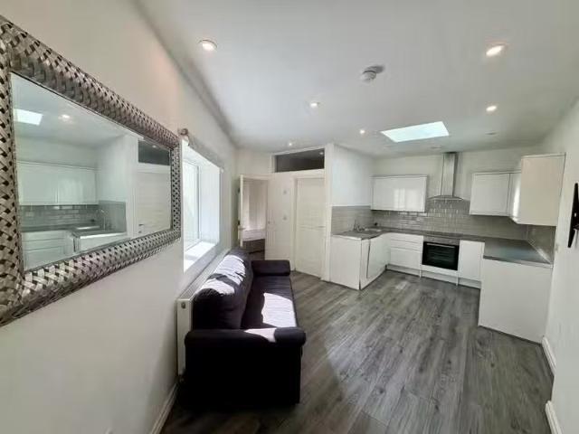 House for rent in South Lane, West Yorkshire