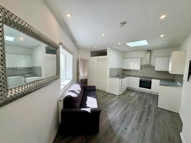 Bungalow for rent in South Lane, West Yorkshire