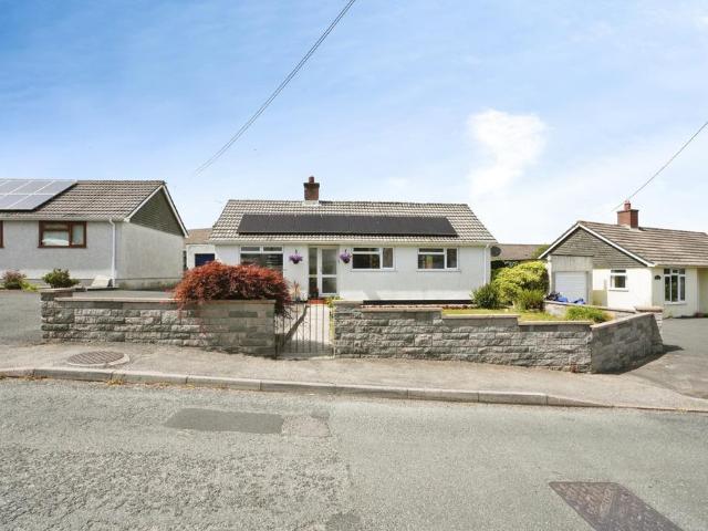 Bungalow for sale in St Cleer, Cornwall