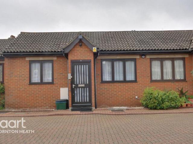 Bungalow for sale in London Borough of Croydon, Greater London