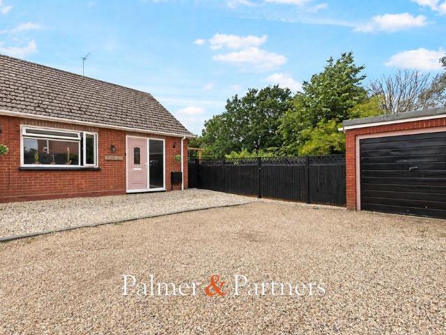 Bungalow for sale in Fordham Heath, Essex