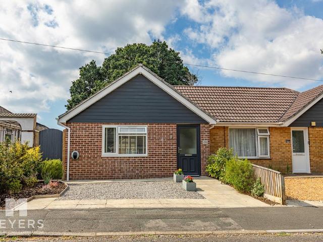 Bungalow for sale in Bear Cross