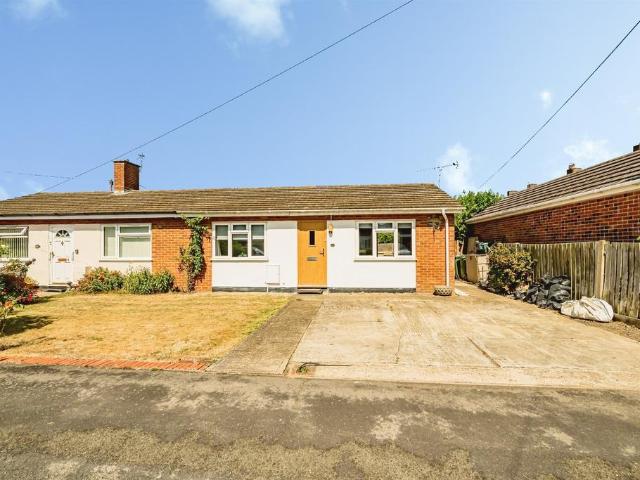 Bungalow for sale in Bierton, Buckinghamshire