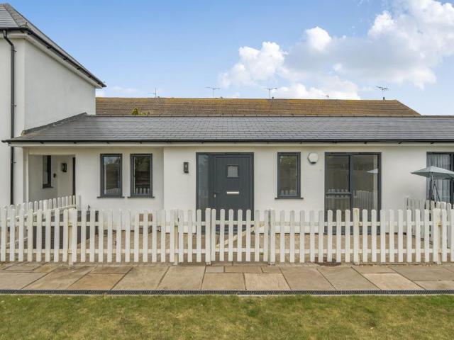 Bungalow for sale in East Cliff, Acol