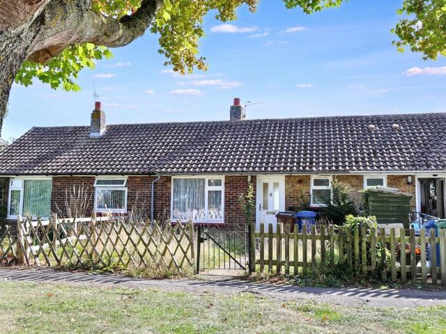 Bungalow for sale in Teynham, Swale