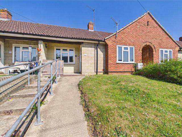 Bungalow for sale in Calcot, West Berkshire