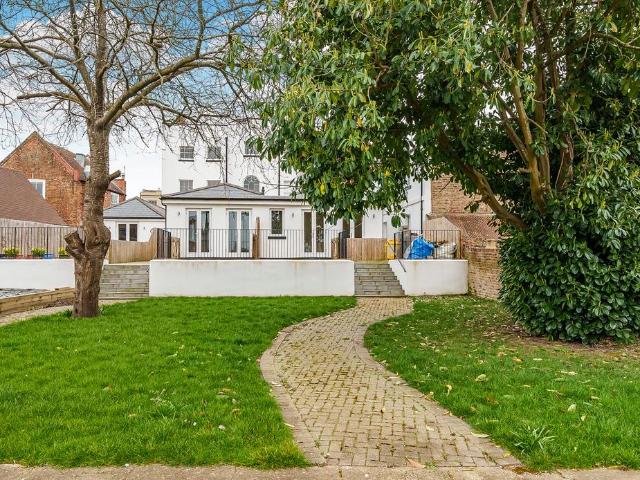 Bungalow for sale in Tewkesbury, Pamington