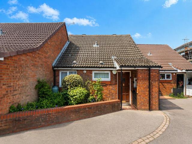 Bungalow for sale in Marks Gate, Greater London
