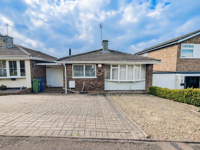 Bungalow for sale in Wimblebury, Chadsmoor