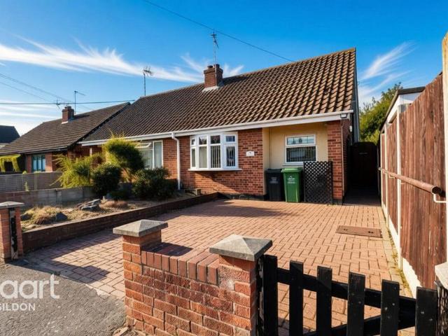 Bungalow for sale in Laindon, Basildon