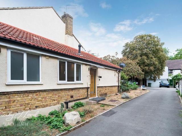 Bungalow for sale in Kidbrooke, Greater London