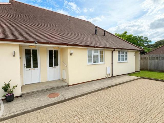 Bungalow for sale in Norton, King's Walden