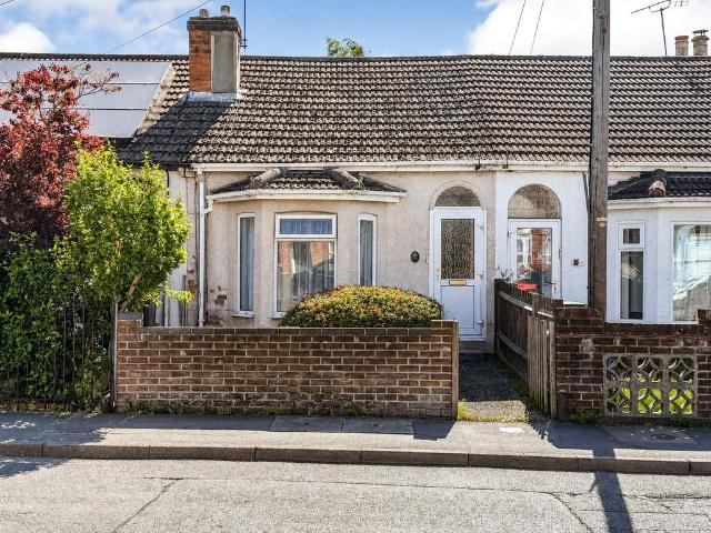 Bungalow for sale in North Town, Aldershot