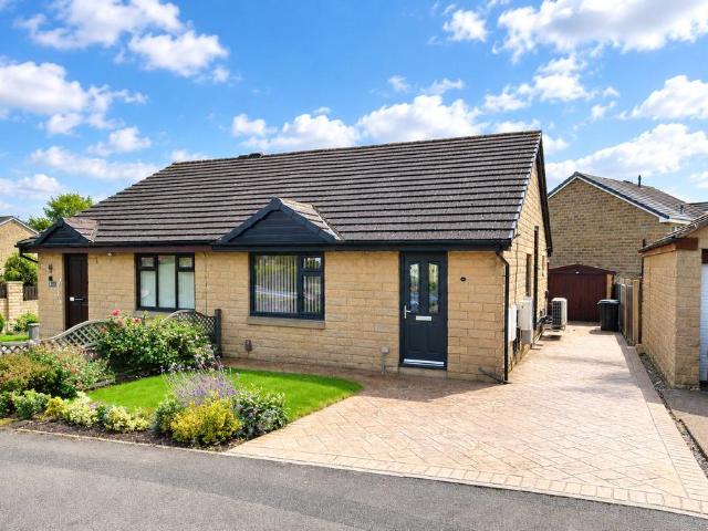 Bungalow for sale in Gilstead, Bradford