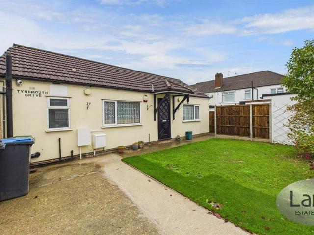 Bungalow for sale in Carterhatch, Cat Hill