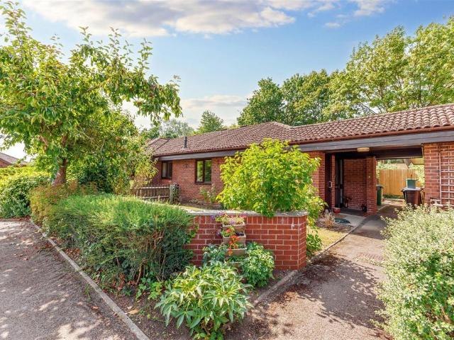 Bungalow for sale in Tiddington, Alderminster