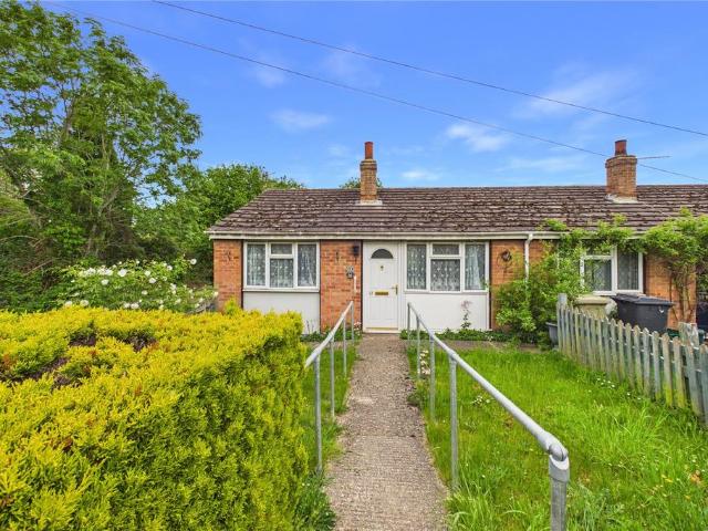 Bungalow for sale in Aldermaston Wharf, West Berkshire
