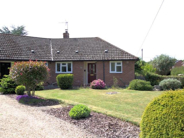 Bungalow for sale in Bucklebury, West Berkshire