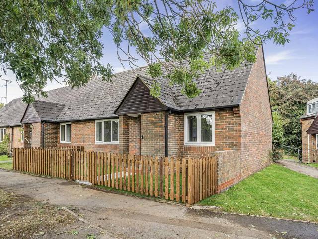 Bungalow for sale in St Albans, Five Acres