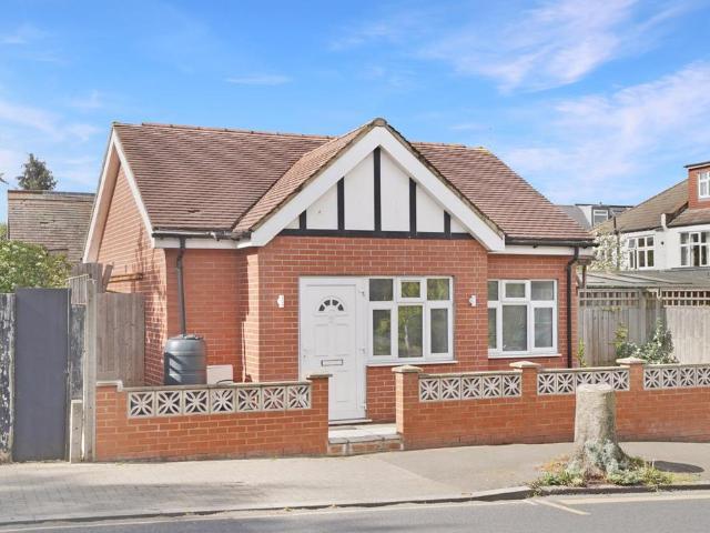 Bungalow for sale in Herne Hill, Greater London