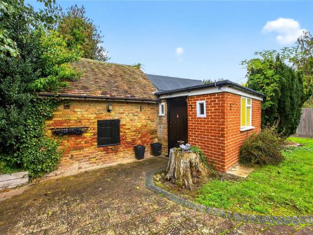 Bungalow for sale in Oad Street, Kent