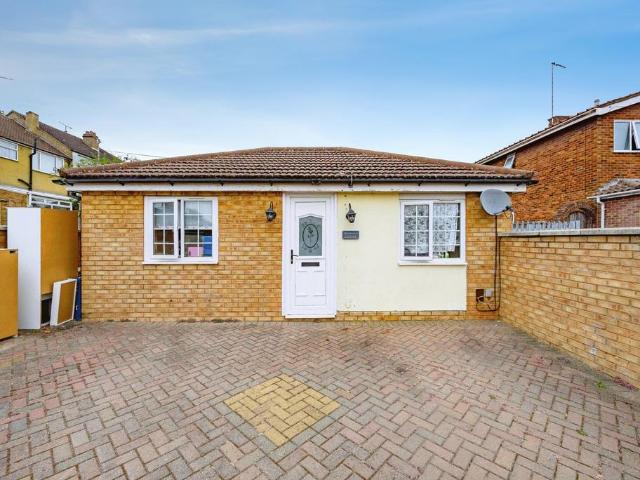 Bungalow for sale in Sundon Park, Luton