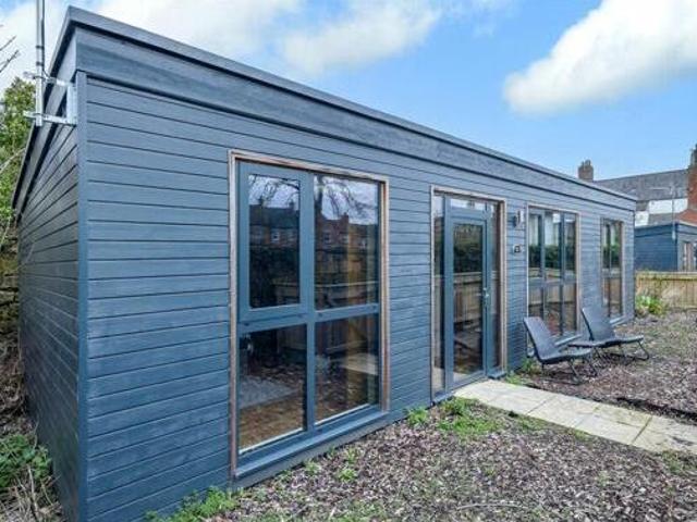 House for sale in Alnwick, Northumberland