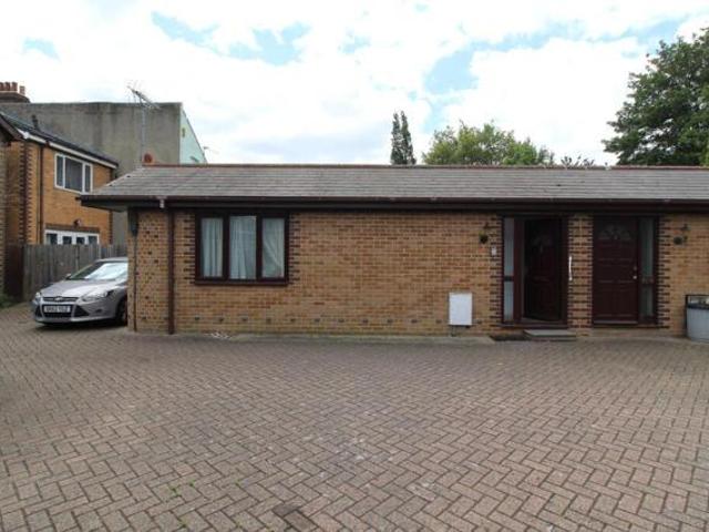 Bungalow for sale in Brompton, Gillingham
