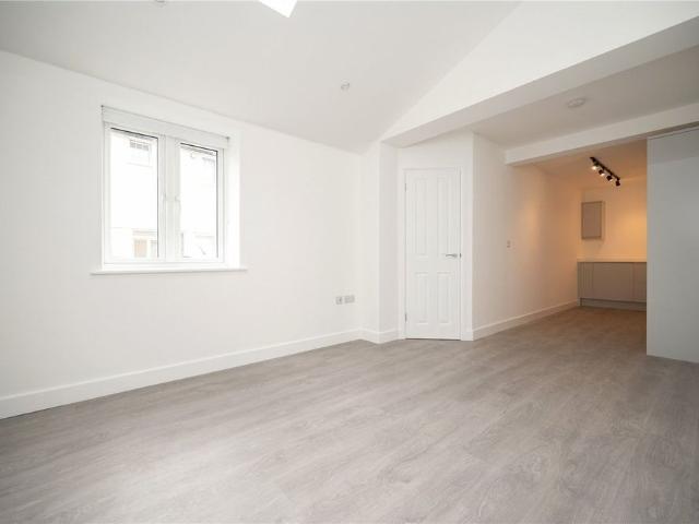 Apartment for rent in St Albans, Five Acres