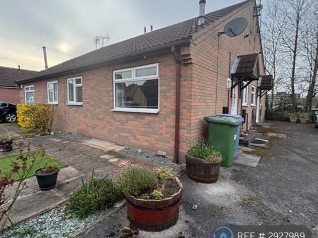 Bungalow for rent in Berry Hill, Potters Corner