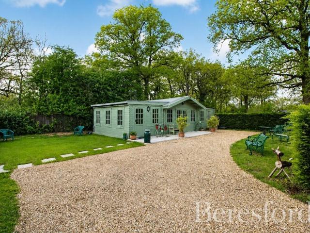 Bungalow for rent in Crays Hill, Basildon