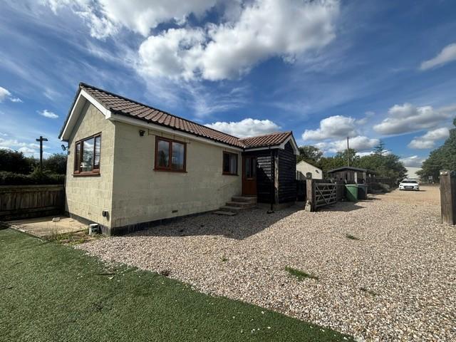 Bungalow for rent in Crostwick, Norfolk