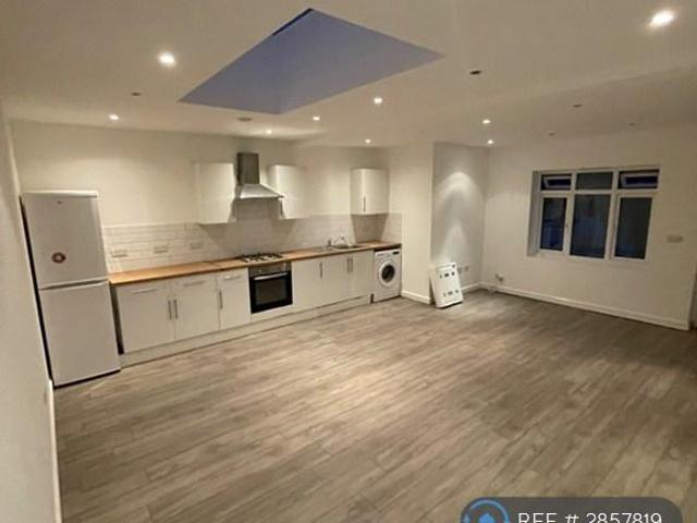 Bungalow for rent in London Borough of Croydon, Thornton Heath